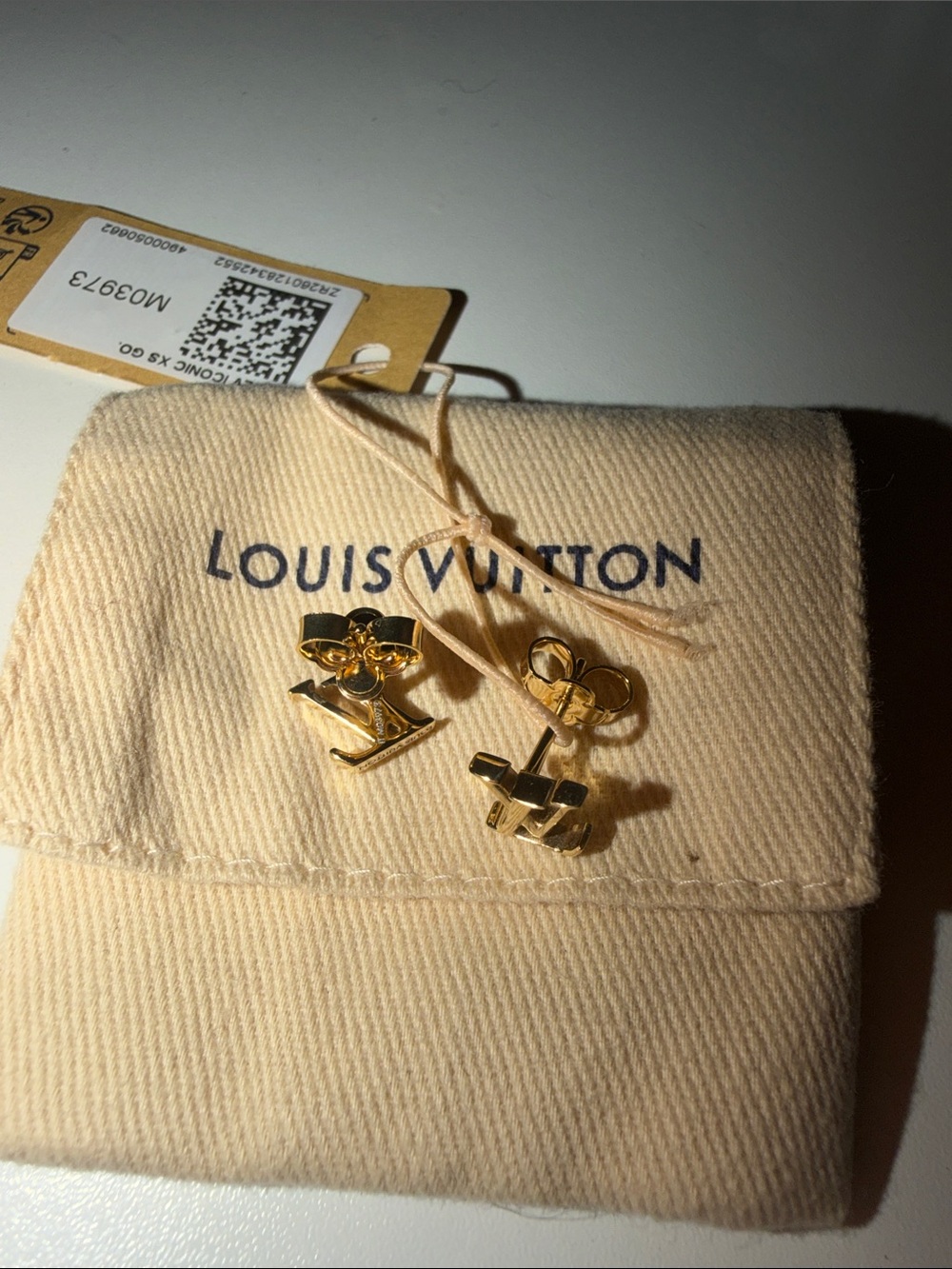 Louis Vuitton Lv iconic xs earrings - Picture 5 of 7